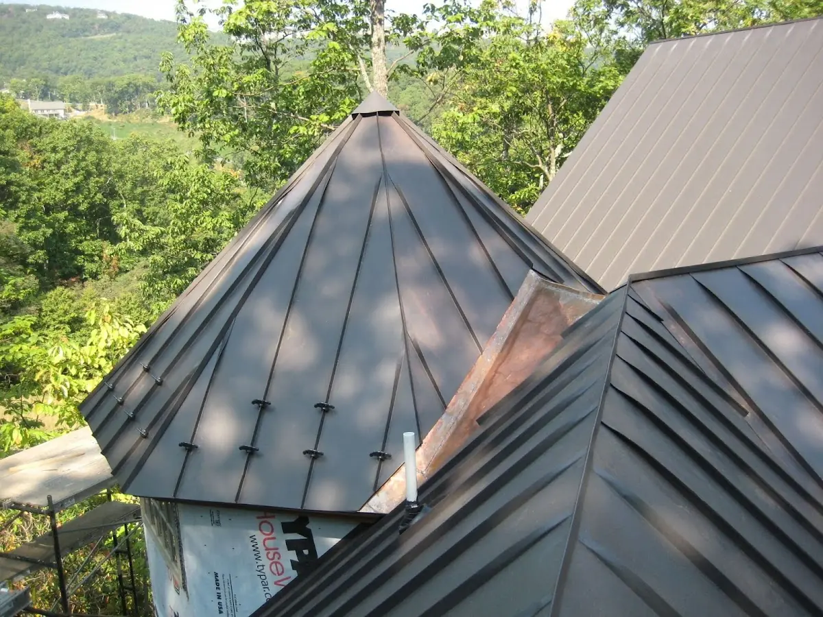 Professional Roof Tarp Installation by Craftsman Roofing in Middletown